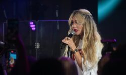 Седокова поделилась эмоциями о Дне святого Валентина после потери близкого человека 387fd064-35b3-40e0-be3c-7824eee59693-68023e4a