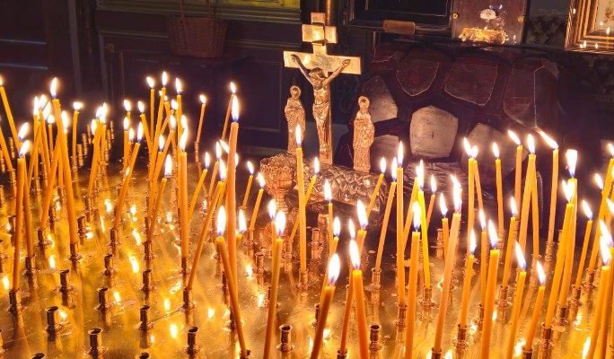 Вечная память: что случилось с могилой похороненной в России жены Леонтьева