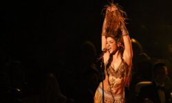 Шакира временно приостановила турне 46cc6552-b6de-422e-bf97-32eda9dc8245-6806015b