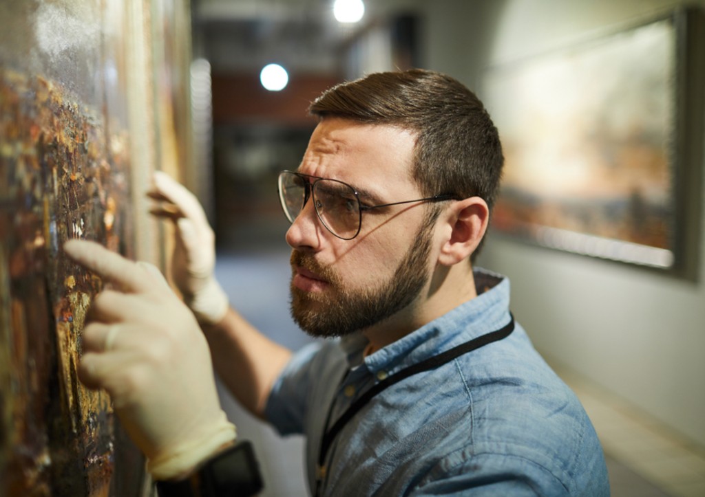 Посетительница музея случайно повредила картину эпохи Возрождения