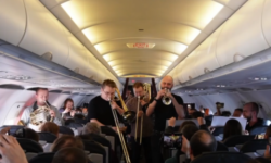 Яркий праздник Уральского молодежного оркестра в небесах 836be653-ddb5-4a8f-bfc2-de2fbdaa37f3-67fd3bac