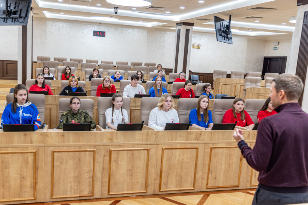 Алексей Вихарев: волонтерство, которое объединяет поколения