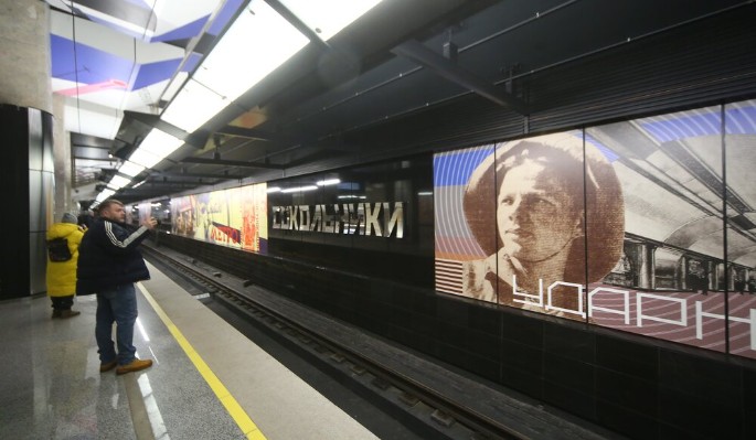 Оформление станции БКЛ "Сокольники" посвящено труду метростроителей