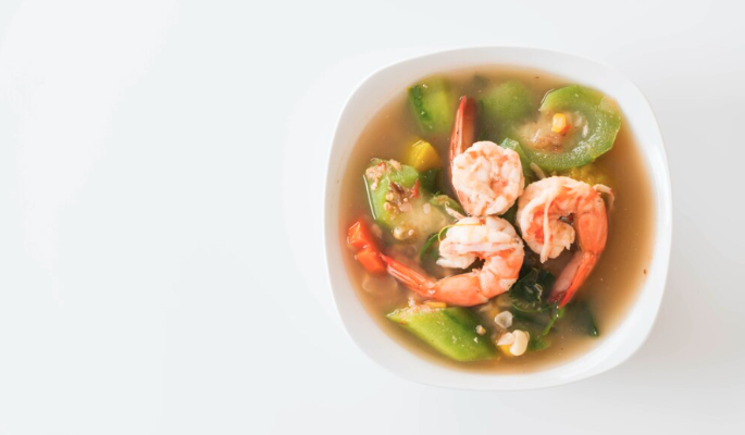 Суп по-гавайски с креветками и ананасом: этот рецепт привнесет яркие вкусы в ваш дом