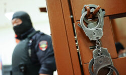 Полицейские задержали нарушителя, повредившего автомобиль фигуристки Елизаветы Нугумановой Рассмотрение судом ходатайства о продлении ареста четверым обвиняемым в теракте в Crocus City Hall