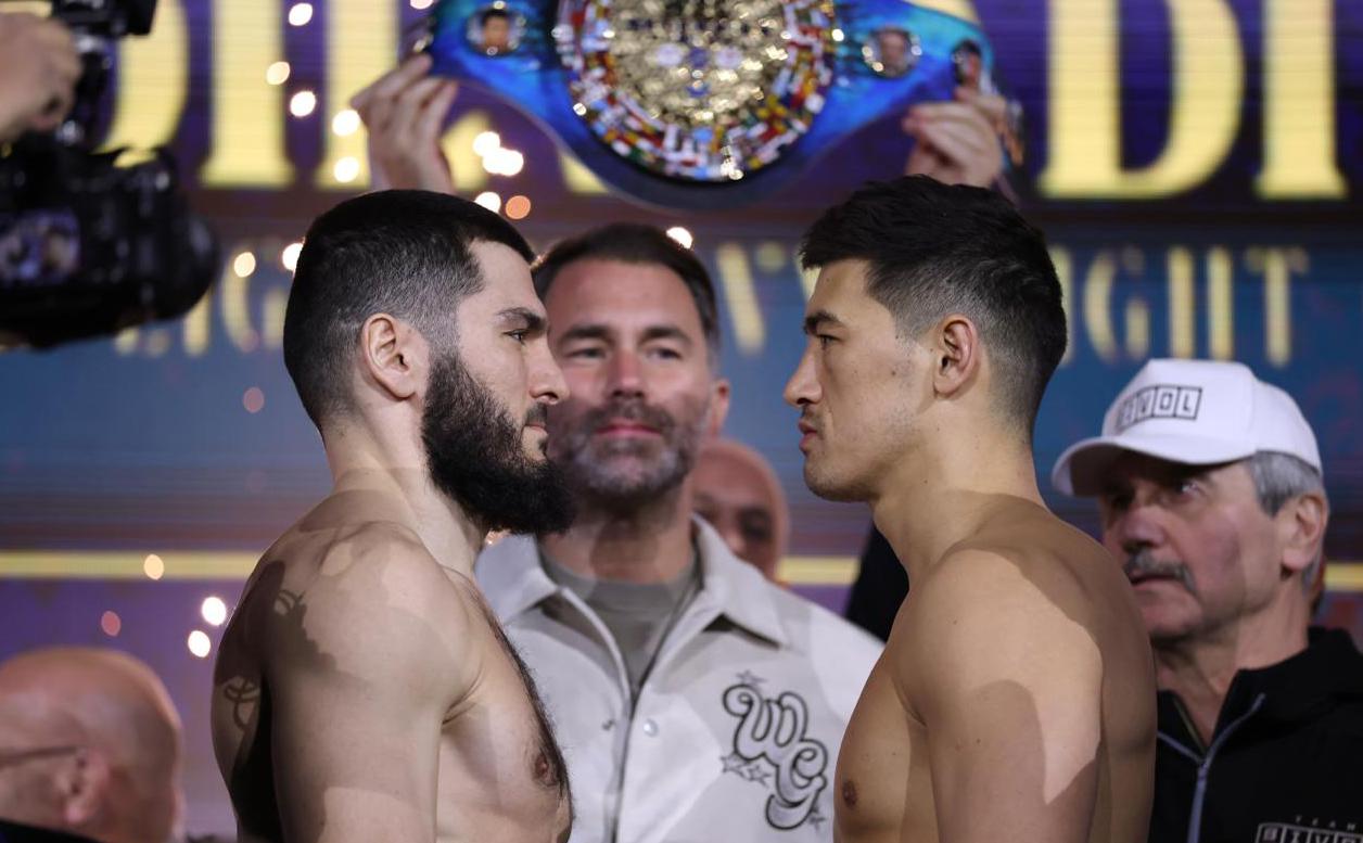 Артур Бетерибев и Дмитрий Бивол (Getty Images)