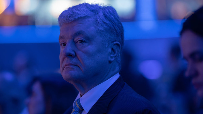 Порошенко назвал критическим положение ВСУ на всей линии фронта