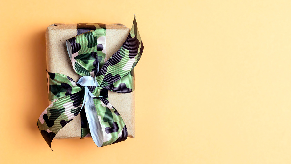 Что подарить на 23 Февраля: неудачные подарки