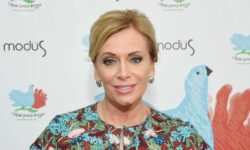 Восходящая звезда Яна Гулькина покоряет публику ярким образом ead3a9f7-71d7-420d-b5d7-160d01acd770-67f0da42