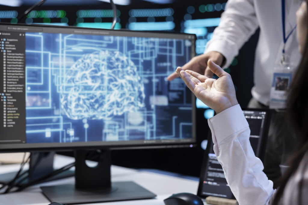 экран компьютера с изображением мозга