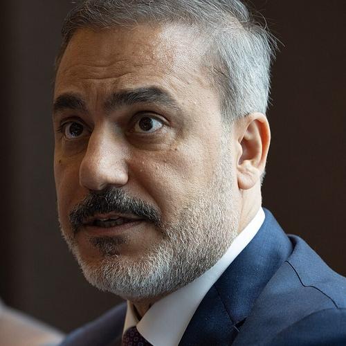 Фидан: Турция готова организовать мирные переговоры сторон украинского конфликта