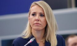 Провокационный образ в сияющих красках вдохновил подписчиков на обсуждения provokaczionnyj obraz v siyayushhih kraskah vdohnovil podpischikov na obsuzhdeniya-ul-rks-ru-174044754000-0