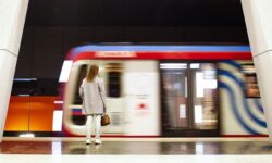 Путин и Собянин запустили стартовый участокророицкой линии метро putin i sobyanin zapustili startovyj uchastokroroiczkoj linii metro-ul-rks-ru-174076316800-0