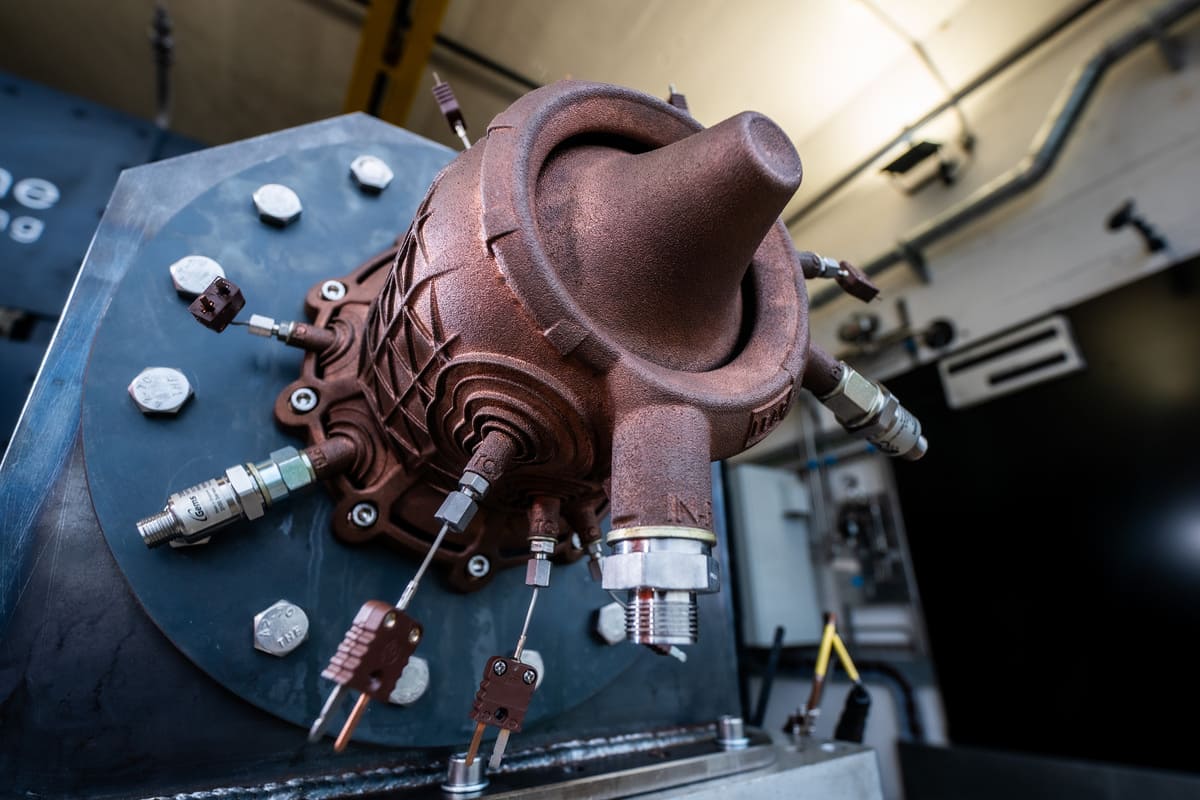 Стартап LEAP 71 успешно испытал инновационный ракетный двигатель на основе ИИ и 3D-печати-0