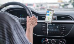 Водитель такси похитил крупную сумму у пассажира с нарушением зрения voditel taksi pohitil krupnuyu summu u passazhira s narusheniem zreniya-ul-rks-ru-174070443000-0