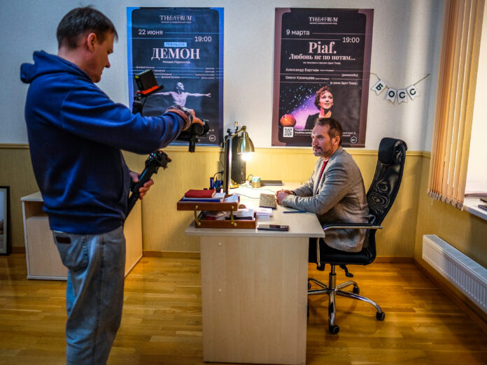 DeLorean DMC-12 и Theatrum вдохнули волшебство в День театра Верхней Пышмы-0