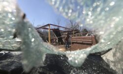 13 человек спаслись в Бургер Кинге Миссури благодаря Габриэлле Бридинг во время торнадо 13 chelovek spaslis v burger kinge missuri blagodarya gabrielle briding vo vremya tornado-ul-rks-ru-174239933000-0