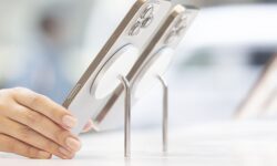 Apple iPhone 16 Pro Max и топовые гаджеты стали доступнее в России 16 i topovye gadzhety stali dostupnee v rossii-ul-rks-ru-174254252200-0