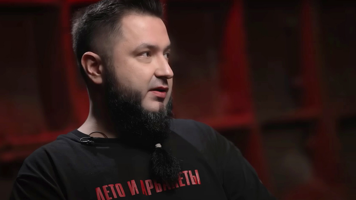 Хинштейн: Блогер Апачев после поездки в Суджу не сможет бегать от полиции