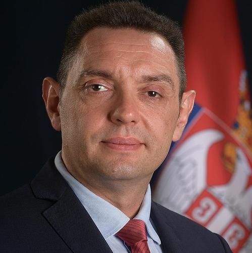 Вице-премьер Сербии Вулин поблагодарил спецслужбы РФ за помощь в предотвращении цветных революций