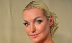 Анастасия Волочкова и Надежда Кадышева покорили сцену театра Золотое кольцо anastasiya volochkova i nadezhda kadysheva pokorili sczenu teatra zolotoe kolczo-ul-rks-ru-174308594900-0