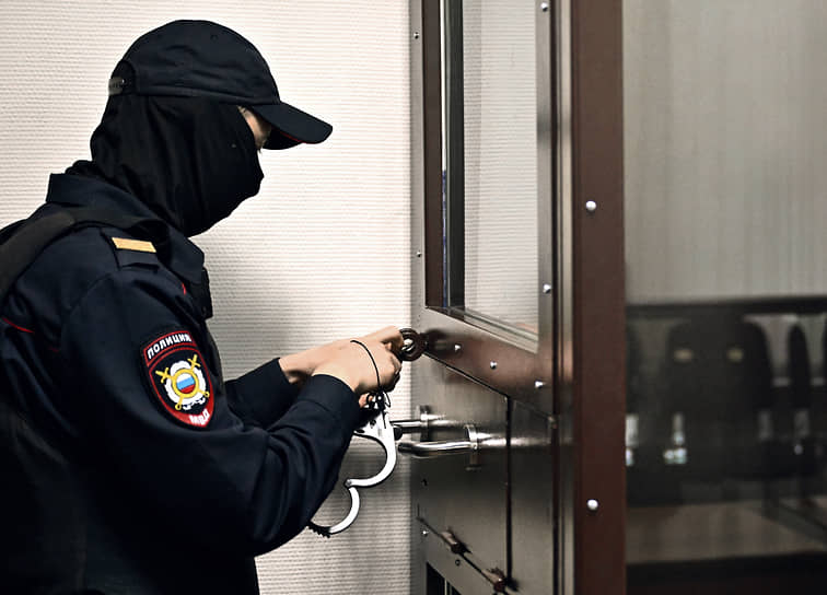 Анатолий Волженцев из Иркутской области осуждён за взятки военным контрактникам-0