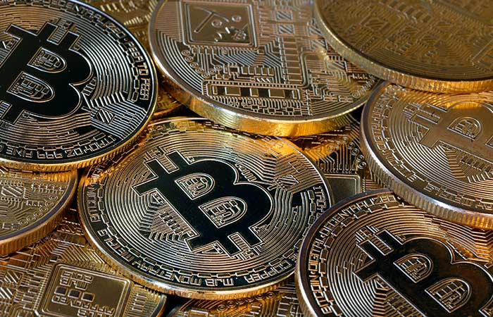 ЦБ предложил разрешить "особым" инвесторам экспериментальные сделки с криптовалютой