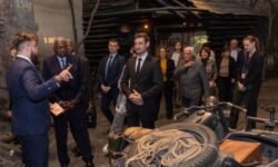 Эстебан Ласо Эрнандес и делегация Кубы открыли страницы истории в Музее Победы esteban laso ernandes i delegacziya kuby otkryli straniczy istorii v muzee pobedy-ul-rks-ru-174341256300-0