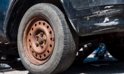 ГАИ Приморского края активно ищет водителя Nissan Note после ДТП во Владивостоке gai primorskogo kraya aktivno ishhet voditelya posle dtp vo vladivostoke-ul-rks-ru-174188377100-0