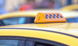 Госдума и ЛДПР обсуждают перспективы работы мигрантов в сфере такси России gosduma i ldpr obsuzhdayut perspektivy raboty migrantov v sfere taksi rossii-ul-rks-ru-174247631800-0