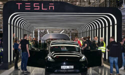 Илон Маск и Tesla в фокусе YouGov: новые горизонты для Дональда Трампа и DOGE ilon mask i v fokuse novye gorizonty dlya donalda trampa i -ul-rks-ru-174301986500-0