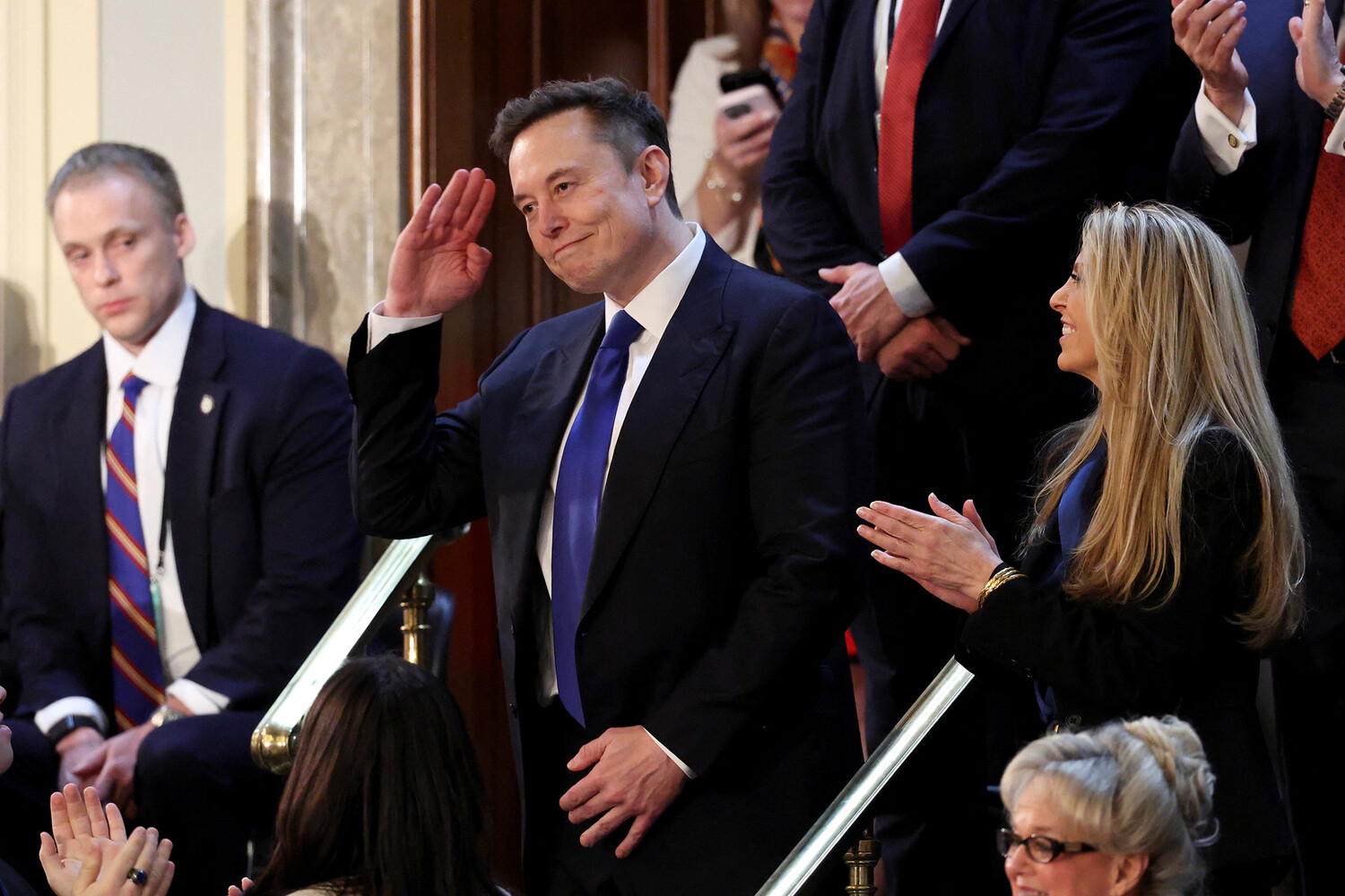 Илон Маск и Вивиан Дженна Уилсон в эпичной дискуссии о Path of Exile 2-0