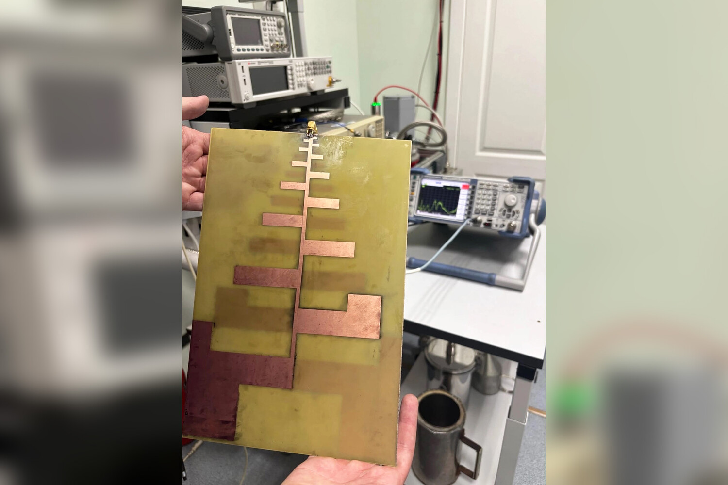 Инновационная антенная решетка НГТУ НЭТИ повысит защиту от БПЛА в России-0