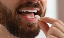 Исследование Калифорнийского университета в Лос-Анджелесе раскрывает новые данные о микропластике в жвачке issledovanie kalifornijskogo universiteta v losandzhelese raskryvaet novye dannye o mikroplastike v zhvachke-ul-rks-ru-174291689300-0