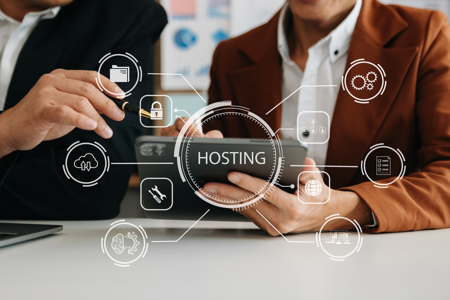 Минцифры РФ ужесточит контроль за УК после кибератаки на Lovit и жалоб жителей ПИК-0