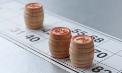 Невероятная удача улыбнулась жителю Подмосковья LottoGameWoodenLottoBarrelsAndCardForAGame