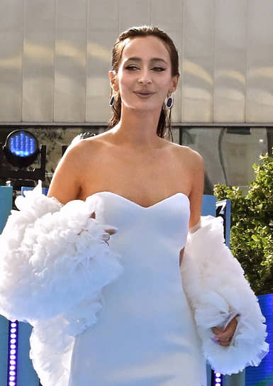 Мадонна Мур