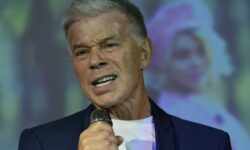 oleg gazmanov o patriotizme i vere v rossiyu vdohnovlyayushhem dialoge s auditoriej-ul-rks-ru-174285796300-0