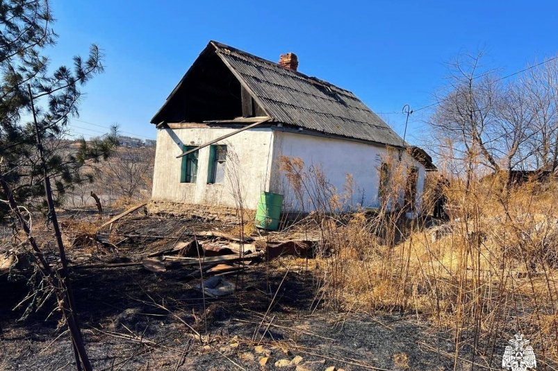 В Приморье мужчина устроил пожар из-за ссоры с соседом МЧС Приморского края