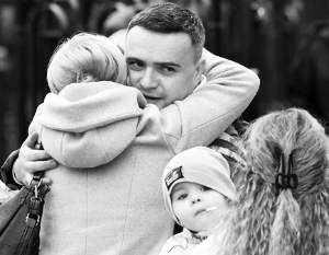 Путин предложил продумать единый региональный стандарт поддержки для семей участников СВО