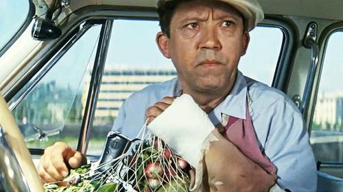 Институт прописки, признанный в России в 90-х антиконституционным, но продолжающий жить в иной форме, может стать более демократичным