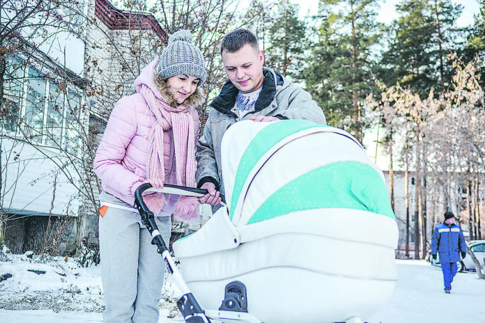 Свердловская область укрепляет поддержку семей и развивает ЕКАД через новые социальные законы-0