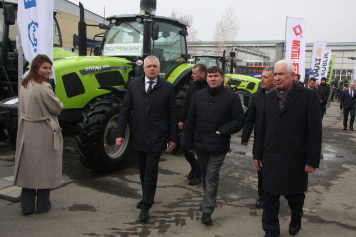 Урал-АГРО открывает будущее аграрной техники с новинками Гомсельмаш и партнерами-0