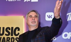 Валерий Меладзе дарит рецепт аппетитного овощного соте с изюминкой valerij meladze darit reczept appetitnogo ovoshhnogo sote s izyuminkoj-ul-rks-ru-174340384100-0