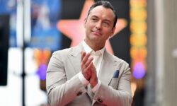 Владислав Сурков и Джуд Лоу в проекте о Владимире Путине как историческом феномене vladislav surkov i dzhud lou v proekte o vladimire putine kak istoricheskom fenomene-ul-rks-ru-174292797400-0