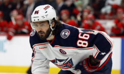 Воронков и Марченко блеснули ассистами в яркой победе «Коламбуса» над «Рейнджерс» voronkov i marchenko blesnuli assistami v yarkoj pobede kolambusa nad rejndzhers-ul-rks-ru-174158550700-0