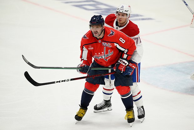 Александр Овечкин и Джейк Эванс