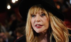 Алла Пугачева и Кристина Орбакайте - Тайны кипрского юбилея и заявления Виталия Бородина alla pugacheva i kristina orbakajte tajny kiprskogo yubileya i zayavleniya vitaliya borodina-ul-rks-ru-174490570800-0