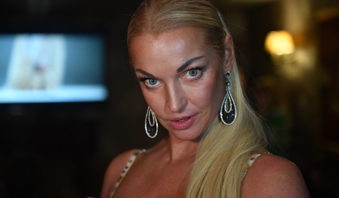 Волочкова вновь села на шпагат в необычном месте