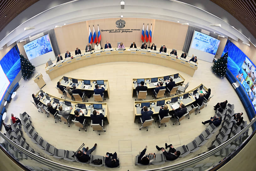 ЦИК и Элла Памфилова обсуждают электронное голосование с КПРФ и Справедливой Россией-0